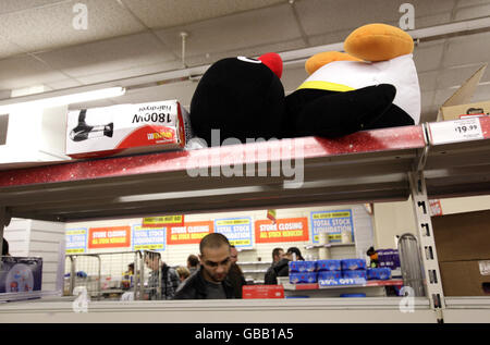 A branch of Woolworths, 115 High Street in Walthamstow, east London, which is due to close in the New Year. Stock Photo