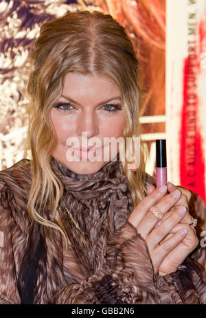 Singer and MAC AIDS Fund (MAF) spokesperson, Fergie at the launch of the new MAC Viva Glam VI Lipstick and Lipglass at Selfridges, Oxford Street in central London. Stock Photo