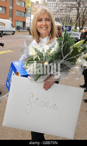 TV Presenter for GMTV Fiona Phillips November 2000 Stock Photo ...