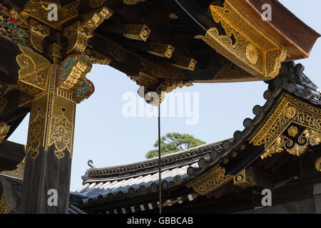 Close view on the beautifully carved and decorated gate of the Nijo-Jo Castle in Kyoto, Japan. Stock Photo