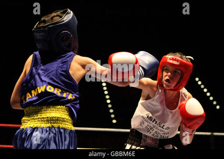 Ben Griffiths (left) in action against Connor Baker in a schoolboy bout Stock Photo