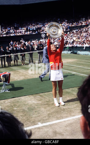 Tennis - Wimbledon Championships - Ladies' Singles - Final - Martina Navratilova v Andrea Jaeger Stock Photo