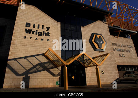 Soccer - Coca-Cola Football League Championship - Wolverhampton Wanderers v Sheffield United - Molineux Stadium. General view of Molineux from outside the stadium Stock Photo