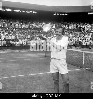 Tennis - Wimbledon Championships - Men's Singles - Final - John Newcombe v Stan Smith Stock Photo
