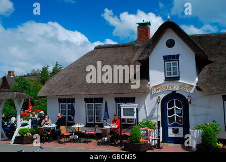 Sommer, Urlaub, Touristen, Friesenhaus, Friesencafe, Nordsee, Insel Amrum, Deutschland Stock Photo