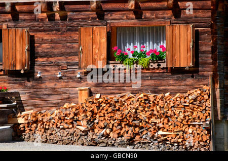 Almhuette, Holzhuette, Holzstoss, Bayern, Oberbayern, Isartal, Deutschland Stock Photo