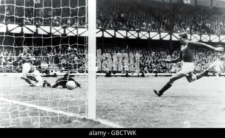 Soccer - World Cup England 1966 - Quarter Final - USSR v Hungary Stock Photo