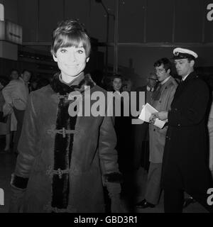 Audrey hepburn airport hi-res stock photography and images - Alamy