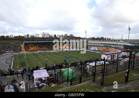 Rugby League - Powergen Challenge Cup - Fourth Round - Bradford Bulls v St Helens. A general view of Odsal Stadium, home to Bradford Bulls Stock Photo