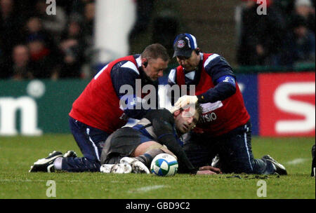 Rugby Union - Heineken Cup - Pool Five - Bath Rugby v Toulouse - The Recreation Ground. Bath's Michael Lipman receives medical treatment during the Heineken Cup match at The Recreation Ground, Bath. Stock Photo