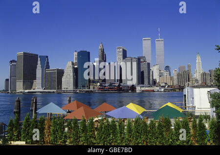 geography / travel, USA, New York, New York City, city views /scapes, skyline of Manhattan, view from River Cafe, 1980s, Additional-Rights-Clearences-Not Available Stock Photo