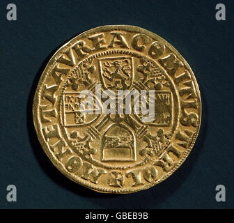 medieval gold coins Stock Photo - Alamy