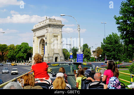 Tourist Bus City Tour Triumphal Arch Bucharest Romania Eastern Stock Photo Alamy