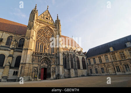 Sens Cathedral, Sens, Yonne, Burgundy, France / Bourgogne, Cathedrale Saint-Etienne de Sens Stock Photo
