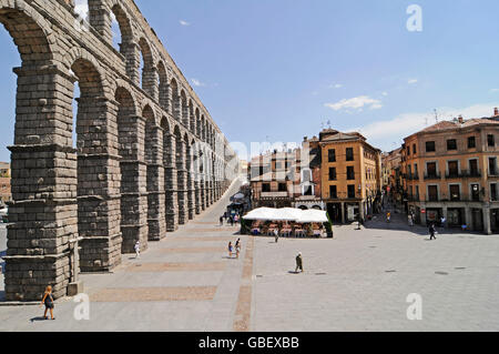Roman aqueduct, Segovia, Castile-Leon, Spain Stock Photo