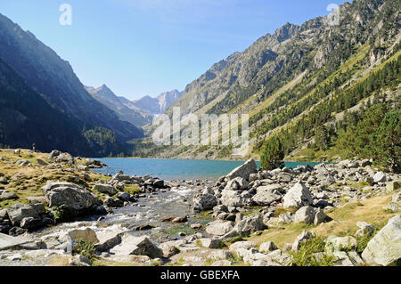 Lac de Gaube, mountain lake, Cauterets, Midi Pyrenees, Pyrenees, Department Hautes-Pyrenees, France Stock Photo