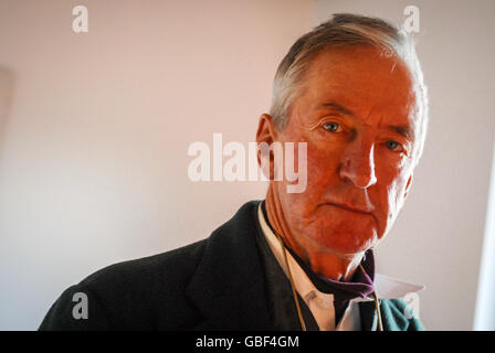 Author and illustrator Raymond Briggs at home in Sussex. Stock Photo