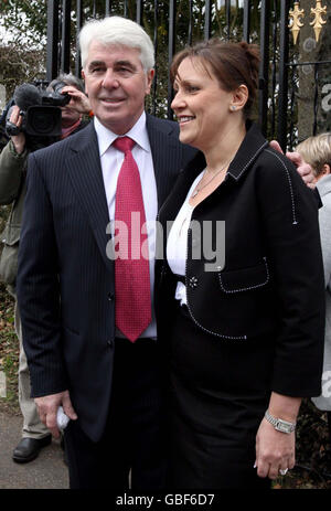 RESTRANSMITTED CORRECTING SURNAME Max Clifford and Jo Westwood arrive at the wedding of Jade Goody and Jack Tweed at Down Hall Country House Hotel Near Hatfield Heath, Essex. Stock Photo
