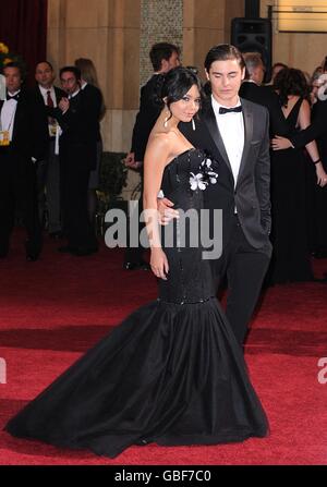 Vanessa Hudgens and Zac Efron arriving for the 81st Academy Awards at the Kodak Theatre, Los Angeles. Stock Photo