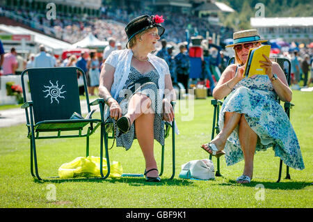 Visitors to the race meeting at Glorious Goodwood. Stock Photo