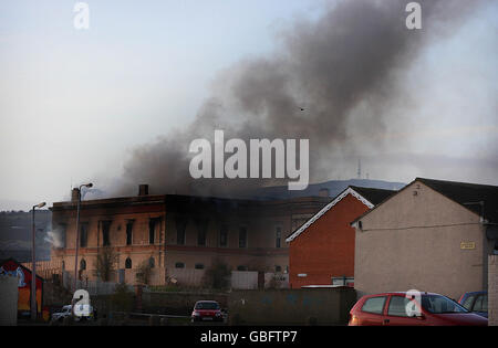 Crumlin Road Courthouse blaze. Firefighters attend a blaze in the historic Crumlin Road Courthouse in Belfast, Northern Ireland. Stock Photo