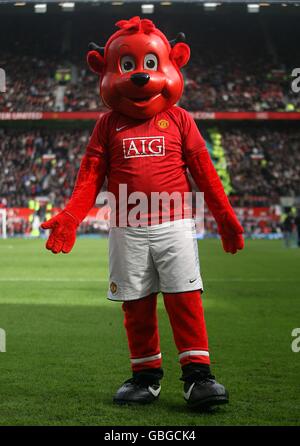 Soccer - Barclays Premier League - Manchester United v Liverpool - Old Trafford. Manchester United mascot Fred the Red Stock Photo