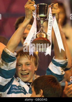 Rugby Union - Bell Lawrie Scottish Schools Cup finals Day - Under 15's - Edinburgh Academicals v George Watson's College - Mu.... Edinburgh Academy Captain Cameron Simpson lifts the cup during the Bell Lawrie Under 15 final at Murrayfield, Edinburgh. Stock Photo