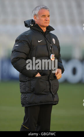 Juventus Manager Claudio Ranieri during a training session at the Stadio Olimpico, Turin. Stock Photo