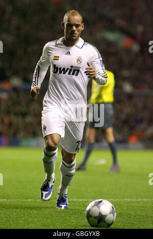 Soccer - UEFA Champions League - First Knockout Round - Second Leg - Liverpool v Real Madrid - Anfield. Wesley Sneijder, Real Madrid Stock Photo