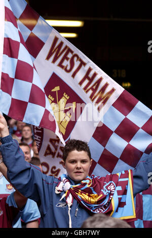 Soccer - Nationwide League Division One - Play Off Final - Crystal Palace v West Ham United. A young West Ham United fan cheers on his team Stock Photo