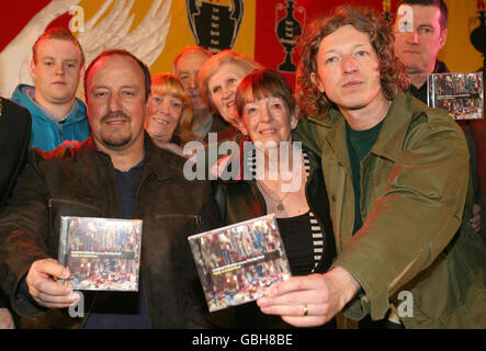 Liverpool manager Rafael Benitez (left) John Power from Cast (right) and Pat Joynes who lost her son Nicholas in the disaster at the launch of the Fields of Anfield Road CD in aid of the Hillsborough Family Support Group at Picket in Liverpool. Stock Photo