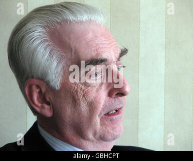 Professor Hugh Pennington, Chair of the E.coli Public Inqury, speaks to the media, as he publishes his report into the E.coli outbreak in south Wales in 2005, at the Copthorne Hotel, Culverhouse Cross, Cardiff. Stock Photo