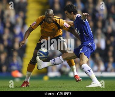Wolverhampton Wanderers' Marlon Harewood (left) is challenged by Birmingham City's Liam Ridgewell (right) for the ball Stock Photo