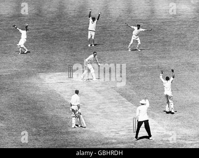 Cricket - Frank Worrell Trophy - Fifth Test - Australia v West Indies - Third Day - Melbourne Cricket Ground Stock Photo