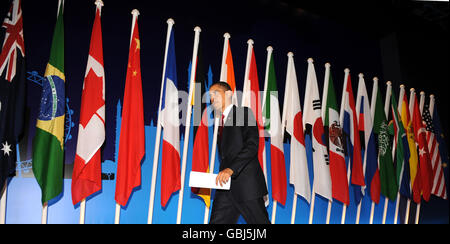 US President Barack Obama gives a speech at the G20 summit in the Excel Centre, east London, Stock Photo