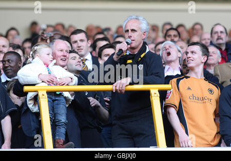 Soccer - Coca-Cola Football league Championship - Wolverhampton Wanderers v Queens Park Rangers - Molineux Stock Photo