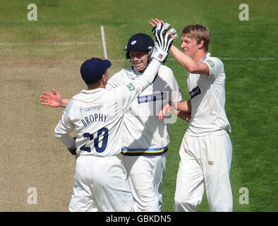 Yorkshire's Steven Patterson (right) celebrates the wicket of Durham's Will Smith during the Liverpool Victoria County Championship match at Chester le Street, Durham. Stock Photo