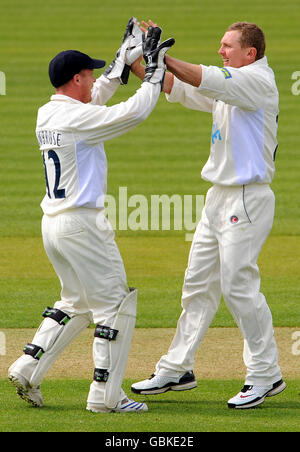 Cricket - Liverpool Victoria County Championship - Division One - Day One - Warwickshire v Hampshire - Edgbaston Stock Photo