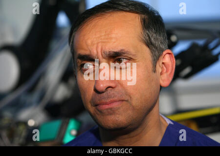 Health Minister Lord Darzi inside the Institute of Biomedical Engineering at Imperial College, west London, on Friday April 24, 2009. Stock Photo