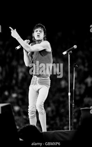 Rolling Stones singer Mick Jagger on stage at Wembley Stadium Stock Photo