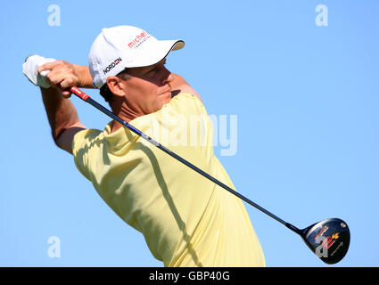 Golf - The European Open - Round Three - The London Golf Club. Denmark's Anders Hansen tees off the 14th hole Stock Photo