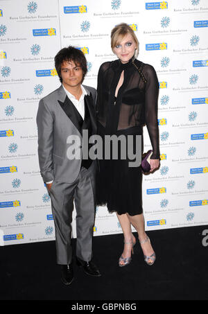 Jamie Cullum and Sophie Dahl arrive for the Raisa Gorbachev Foundation Annual Fundraising Gala Dinner at Hampton Court, Richmond upon Thames in south west London. Stock Photo