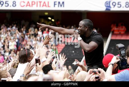 Capital 95.8 Summertime Ball 2009 - London. Akon performing on stage during Capital 95.8 Summertime Ball with Barclaycard at the Emirates Stadium. Stock Photo