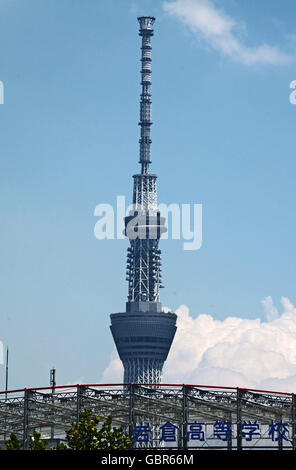 July 8, 2016 - Tokyo, Japan - The  the 634m-high TOKYO SKYTREE can be seen from Ueno Park in Tokyo Japan. Sky tree it's the world's tallest free-standing broadcasting tower around the world.  July 7, 2016. Photo by: Ramiro Agustin Vargas Tabares (Credit Image: © Ramiro Agustin Vargas Tabares via ZUMA Wire) Stock Photo