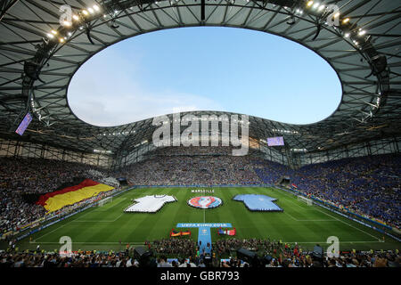 Marseille, France. 07th July, 2016. General view into the stadium during opening ceremony prior to the UEFA EURO 2016 semi final soccer match between Germany and France at the Stade Velodrome in Marseille, France, 07 July 2016. Photo: Christian Charisius/dpa/Alamy Live News Stock Photo