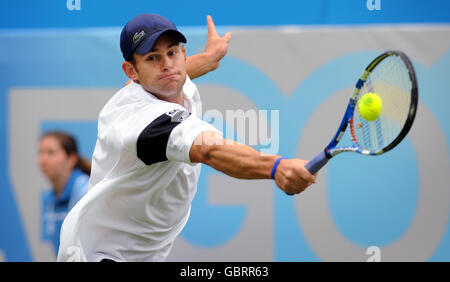 USA's Andy Roddick on his way to victory against Belgium's Kristof Vliegen during day two of the AEGON Championships at The Queen's Club, London. Stock Photo