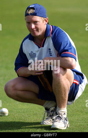 Cricket - ICC Champions Trophy 2004 - England v Zimbabwe. Paul Collingwood, England Stock Photo