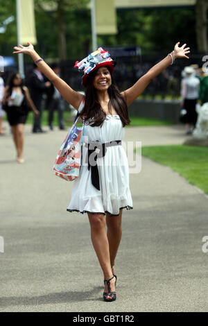 Luz Ni Zama wears a Barack Obama outfit on day five of The Royal Ascot meeting at Ascot Racecourse, Berkshire. Stock Photo
