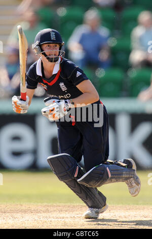 Cricket - ICC Women's World Twenty20 Cup 2009 - England v Pakistan - Taunton. Lydia Greenway, England Stock Photo