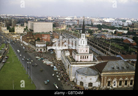 geography / travel, Russia, Moscow, city view / city views, view from hotel Leningradskaya towards the Kazan railway station at Komsomolskaya Square, 1974, Additional-Rights-Clearences-Not Available Stock Photo